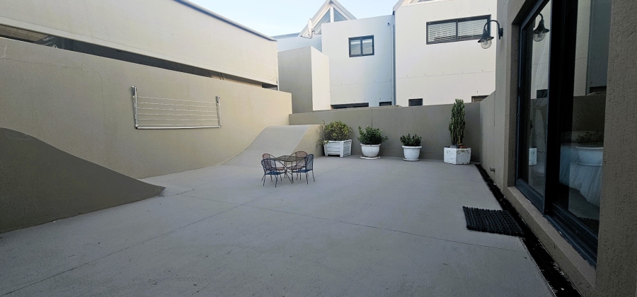 8 Bedroom Property for Sale in Myburgh Park Western Cape
